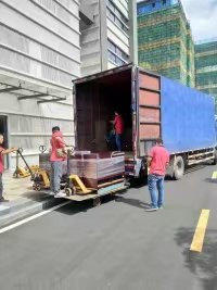 龙华装卸工人 搬厂搬货 货柜装卸搬运居民搬家提供依维柯、2.5吨货车、面包车服务